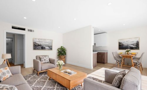 apt-18-7961 Willis Ave, Panorama City, CA, 91402-5873 | Card Image