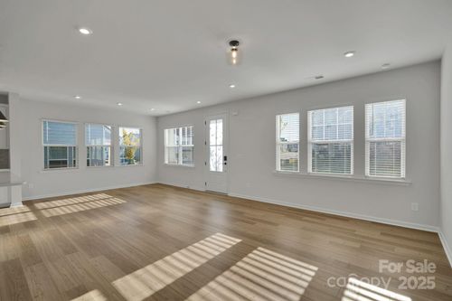 8817 Arrington Hall Dr, Charlotte, NC, 28215-0206 | Card Image