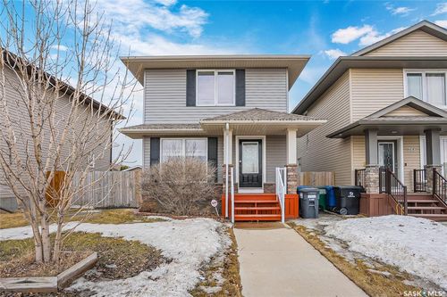 370 Cornish Rd, Saskatoon, SK, S7T0L6 | Card Image