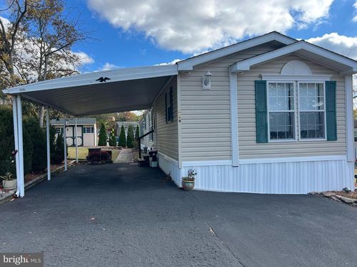 207 Green Hill Dr, GREEN LANE, PA, 18054-2020 | Card Image