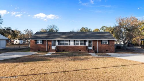 a-and-b-2800 Ridgecrest Dr, Goldsboro, NC, 27534-3401 | Card Image