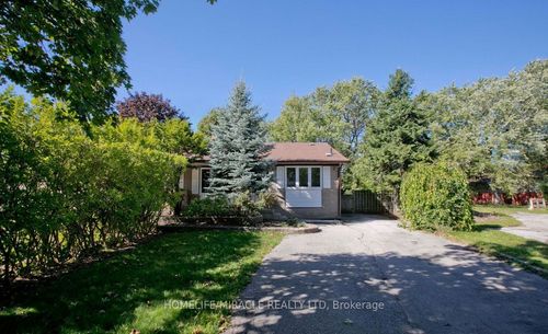 main-49 Thorncroft Cres, Ajax, ON, L1S2S1 | Card Image