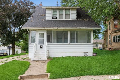 749 15th Ave S, Clinton, IA, 52732-6303 | Card Image