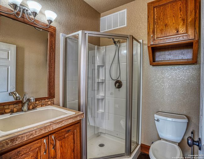 914 Pebble Beach Dr Nw, House other with 2 bedrooms, 2 bathrooms and null parking in Lakehills TX | Image 28