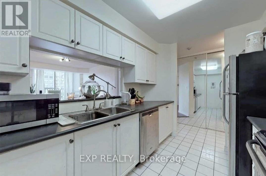 Residential in Toronto (Victoria Village) 5