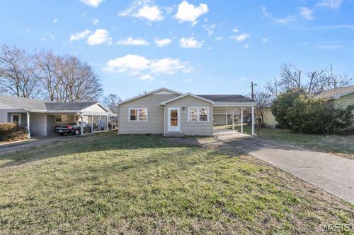 1927 College St, Cape Girardeau, MO, 63703-6517 | Card Image