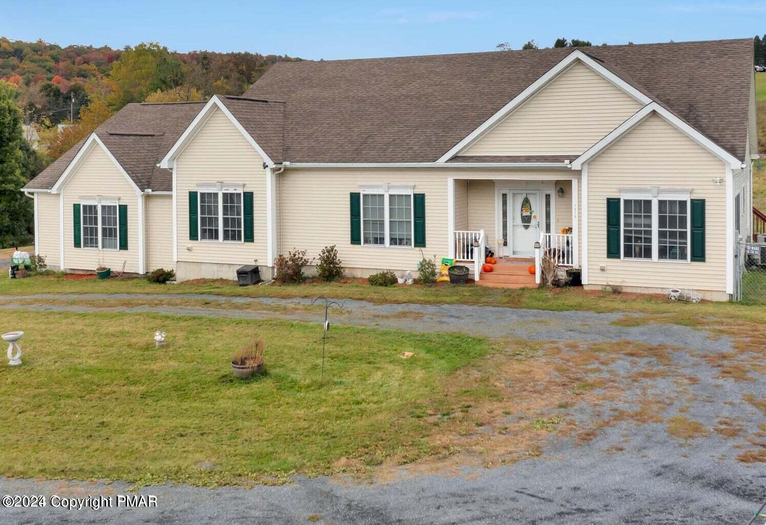 Bearfoot Path, Saylorsburg, PA 18353
