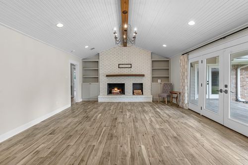 10211 Candlewood Drive, Houston, TX, 77042 | Card Image