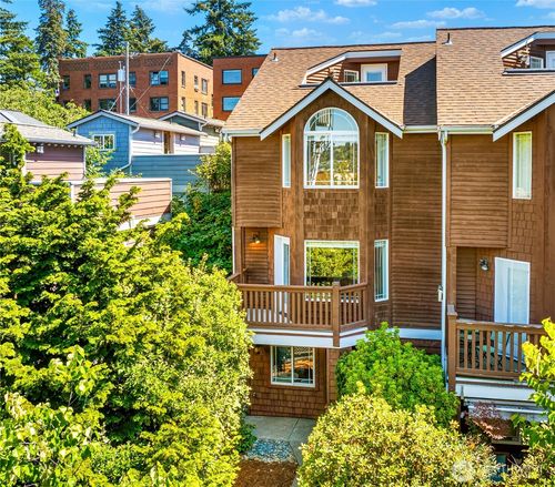 2038 Franklin Avenue E, Seattle, WA, 98102 | Card Image