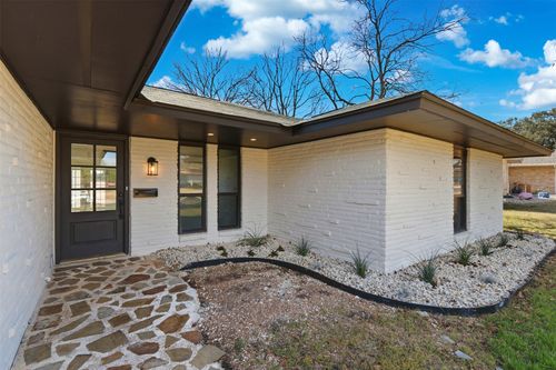 100 Howard Dr, Schertz, TX, 78154-1010 | Card Image