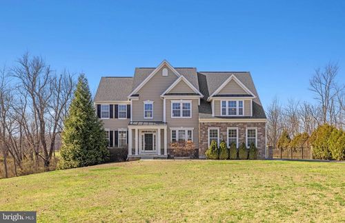 898 Declaration Dr, CHARLES TOWN, WV, 25414-5639 | Card Image