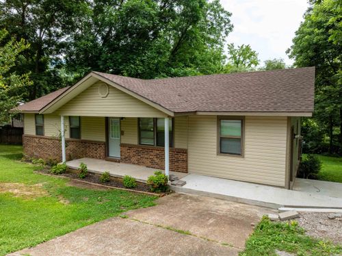 230 Kenneth St, Batesville, AR, 72501-2135 | Card Image