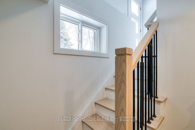 696 Hillview Cres, House other with 6 bedrooms, 5 bathrooms and 10 parking in Pickering ON | Image 39
