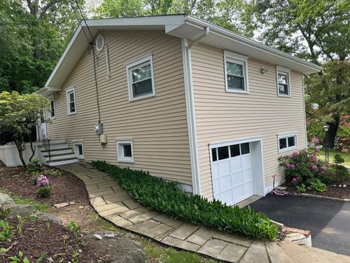 5 High St, Bedford Hills, NY, 10507-2312 | Card Image