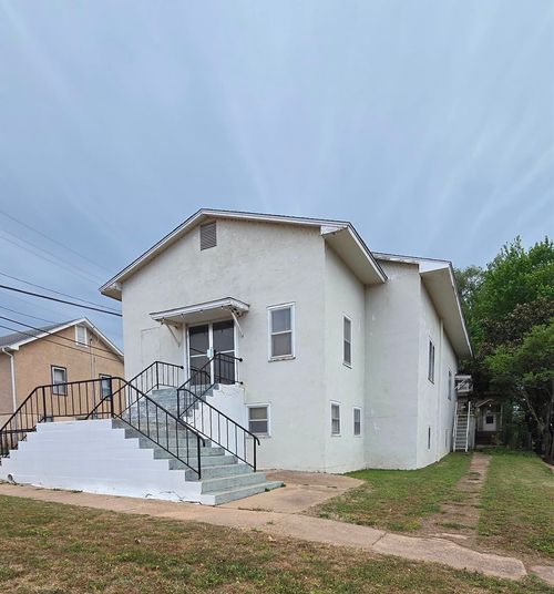 111 W 1st Ave, Medicine Lodge, KS, 67104-1304 | Card Image