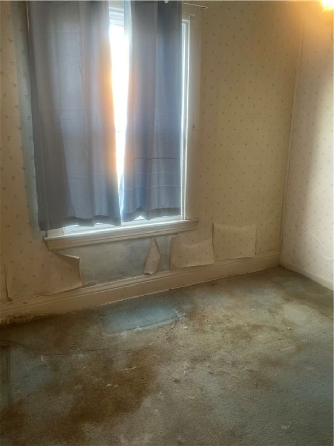 135 Custer Ave, House other with 3 bedrooms, 1 bathrooms and 3 parking in Vandergrift PA | Image 13