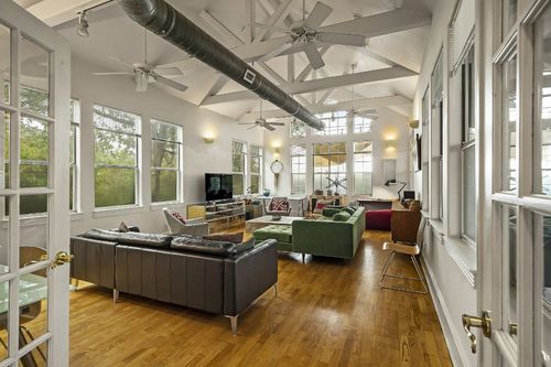 1007 E 8th St, Austin, TX, 78702-3248 | Card Image