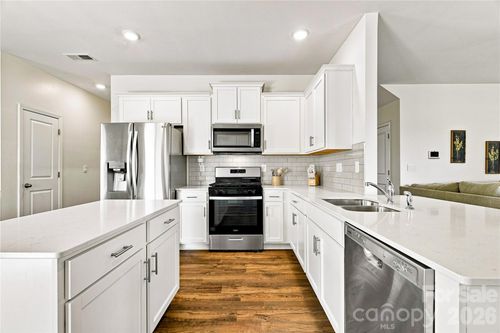 108 Giant Oak Ave, Statesville, NC, 28677-8745 | Card Image