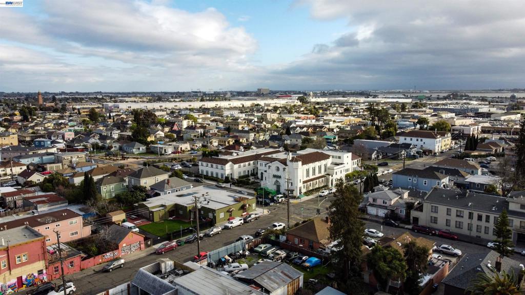 Commercial Sale in Oakland 4