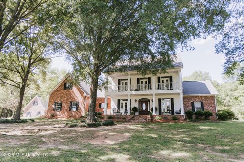 124 Dominion Pkwy, Brandon, MS, 39042-7527 | Card Image