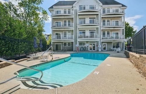 1214-614 Pond St, Braintree, MA, 02184-6860 | Card Image