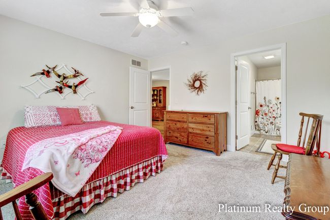 Primary Bedroom | Image 25