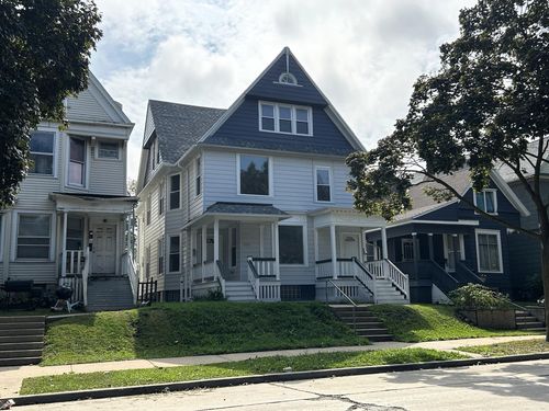 3225 W Saint Paul Ave, Milwaukee, WI, 53208-4132 | Card Image