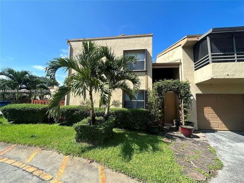 35-3031 W Missionwood Ln, Miramar, FL, 33025-2943 | Card Image