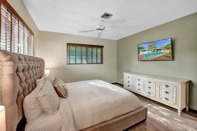 0 - 367 W Riverside Dr, House other with 3 bedrooms, 2 bathrooms and null parking in Tequesta FL | Image 21