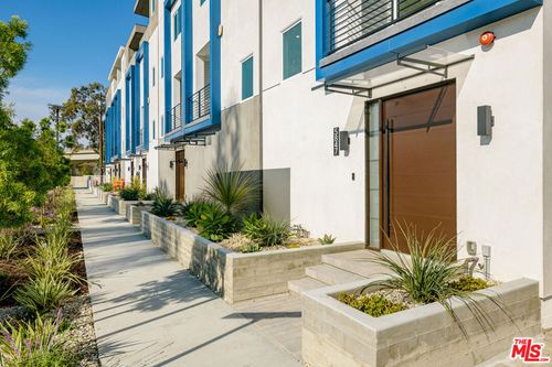 5843 David Avenue, Los Angeles, CA, 90034 | Card Image