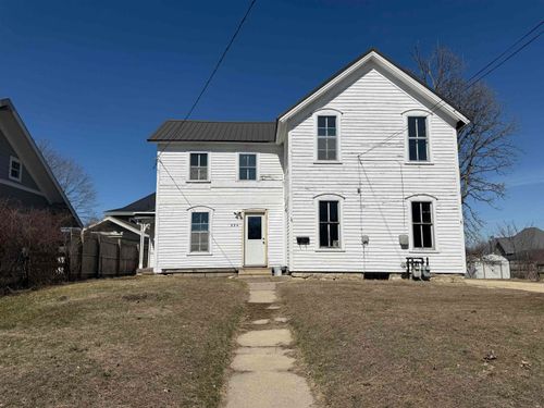 804 E Main St, Manchester, IA, 52057-1837 | Card Image