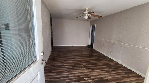 924 Cherokee Pl, Lindsay, OK, 73052-5012 | Card Image