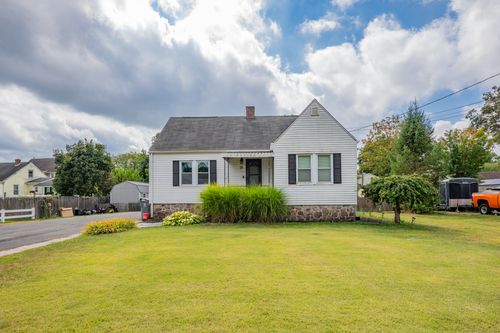 18 Homestead Ave, Plainville, CT, 06062-2812 | Card Image