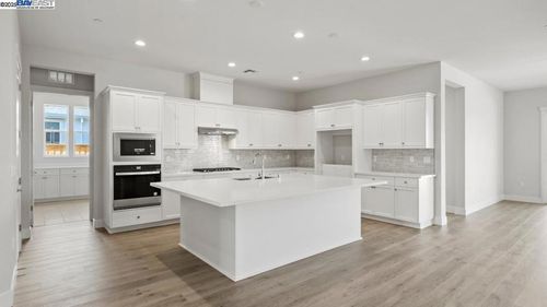 753 Conrad St, Manteca, CA, 95336-2573 | Card Image