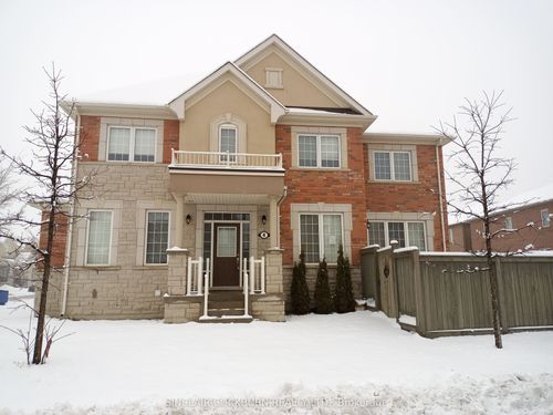 4 Redfern St, Brampton, ON, L7A4T7 | Card Image