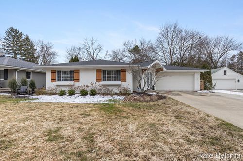 2424 Elmwood Drive Se, East Grand Rapids, MI, 49506 | Card Image