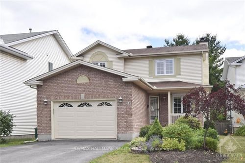 417 Pauline Charron Pl, Vanier, ON, K1L8L4 | Card Image