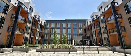 219-210 Sabina Dr, Oakville, ON, L6H0W6 | Card Image