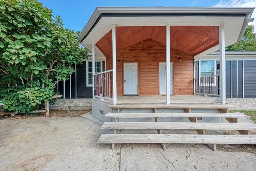 2785 N Main St, Bastrop, TX, 78602-7663 | Card Image