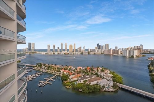 2802-7000 Island Blvd, Aventura, FL, 33160-2475 | Card Image
