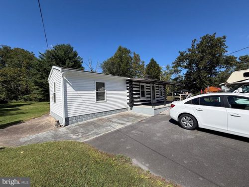 4093 Sycamore Grove Rd, CHAMBERSBURG, PA, 17202-9665 | Card Image