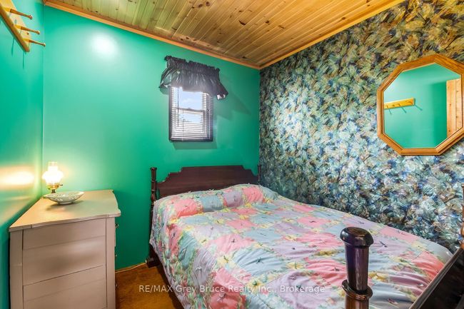 12 Guelph St, House other with 3 bedrooms, 1 bathrooms and 4 parking in Sauble Beach ON | Image 17