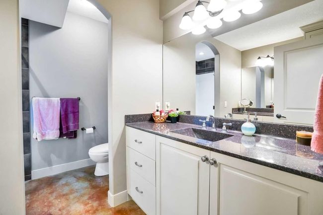 511 Evergreen Circle Sw, House other with 3 bedrooms, 3 bathrooms and 4 parking in Calgary AB | Image 35