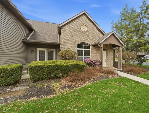7683 Redman Ln, Reynoldsburg, OH, 43068-8119 | Card Image