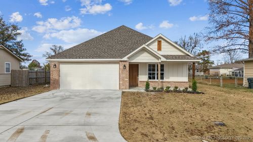 308 E Fry Ct, Claremore, OK, 74017-6725 | Card Image