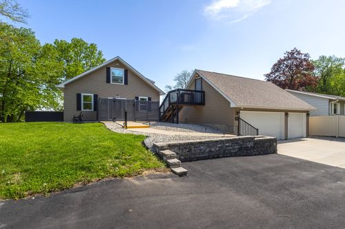 3331 Hobson Ave, Davenport, IA, 52802-1905 | Card Image