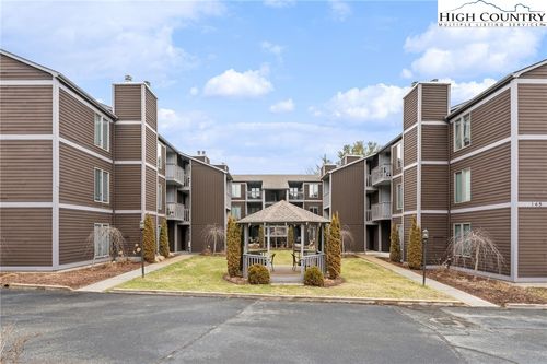 unit-332-145 Royal Oaks Dr, Blowing Rock, NC, 28605-6255 | Card Image