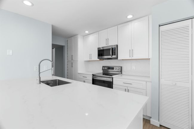 210 Ocean Dunes Cir, Condo with 3 bedrooms, 3 bathrooms and null parking in Jupiter FL | Image 21