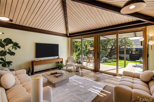 15 Margate Sq, Palos Verdes Estates, CA, 90274-1843 | Card Image