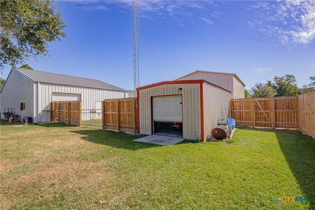 214 Timothy St, Home with 3 bedrooms, 3 bathrooms and null parking in Inez TX | Image 25